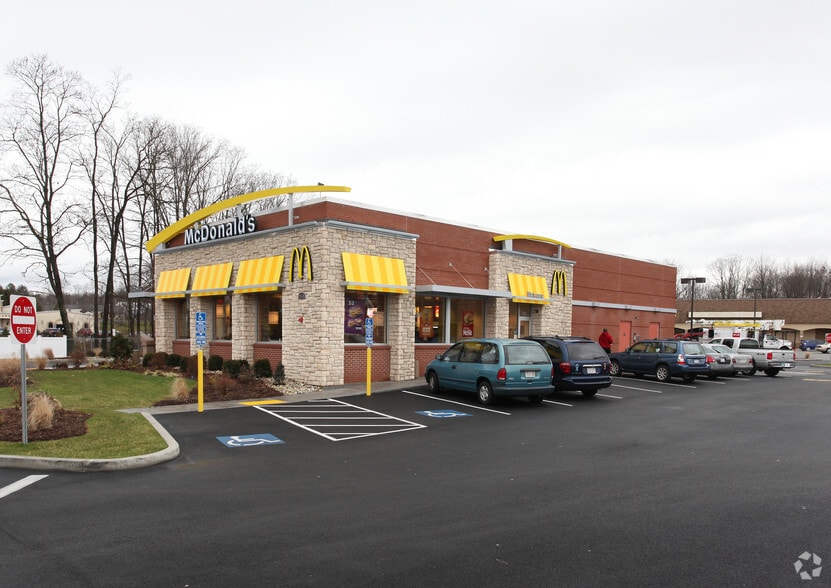 824-866 Suffield St, Agawam, MA for lease - Primary Photo - Image 3 of 4