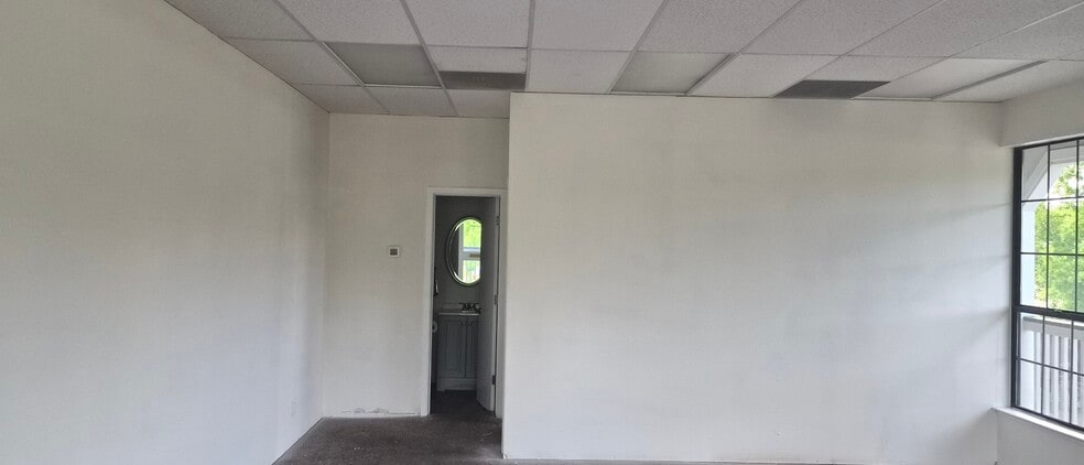 5506 Sunol Blvd, Pleasanton, CA for lease - Building Photo - Image 3 of 9