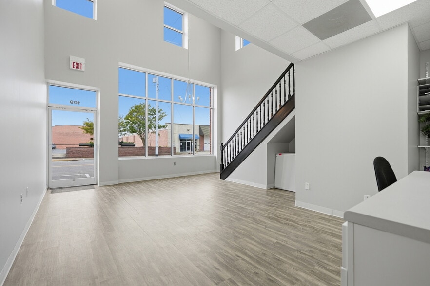 109 Shelby St, Kingsport, TN à louer - Photo du bâtiment - Image 2 de 22