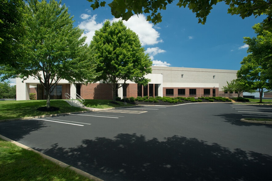 50-70 Clearview Rd, Edison, NJ for lease - Building Photo - Image 3 of 6