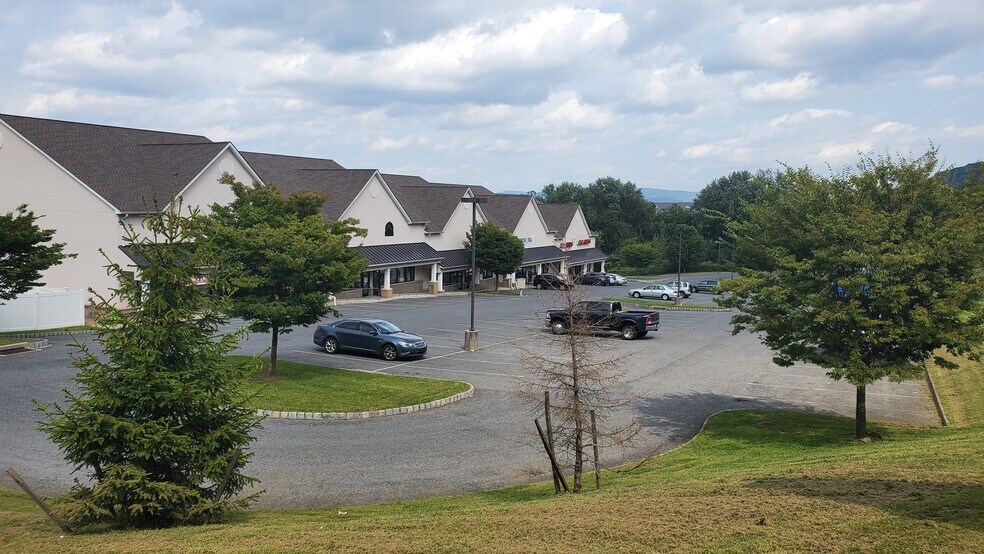 430 Cedarville Rd, Easton, PA à louer - Photo du bâtiment - Image 3 de 12