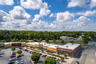 2107 Pyramid Village Blvd, Greensboro, NC - AÉRIEN Vue de la carte