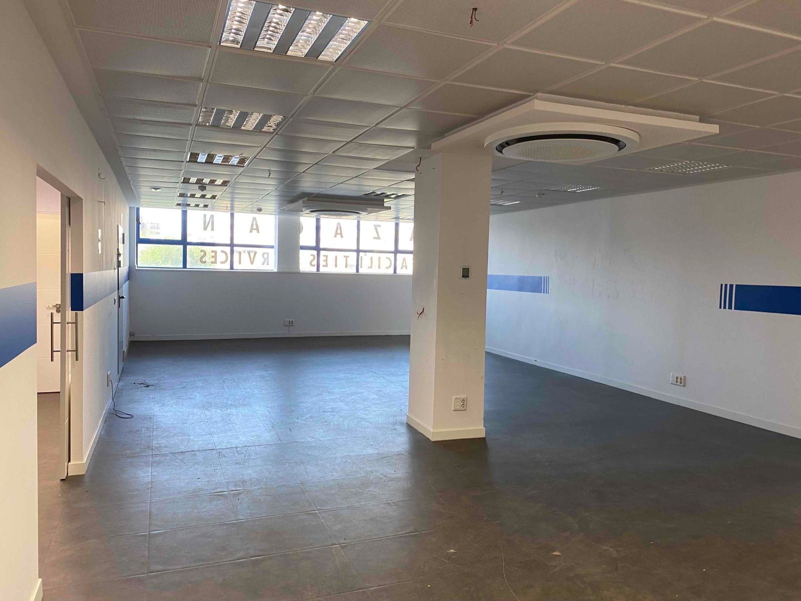 Industrial in Madrid, Madrid for lease Primary Photo- Image 1 of 3