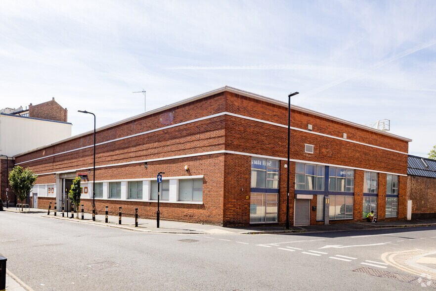 30 Warple Way, Londres à vendre - Photo principale - Image 1 de 2