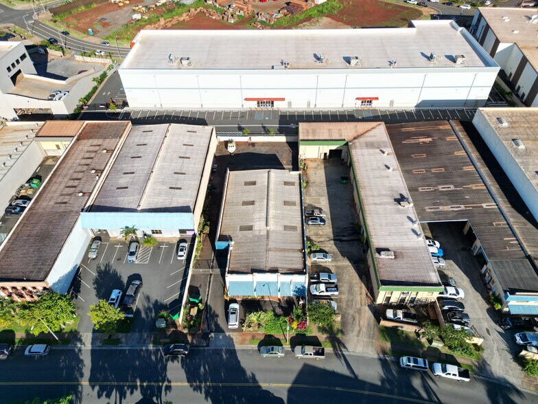 94-469 Ukee St, Waipahu, HI à vendre - Photo du bâtiment - Image 3 de 11