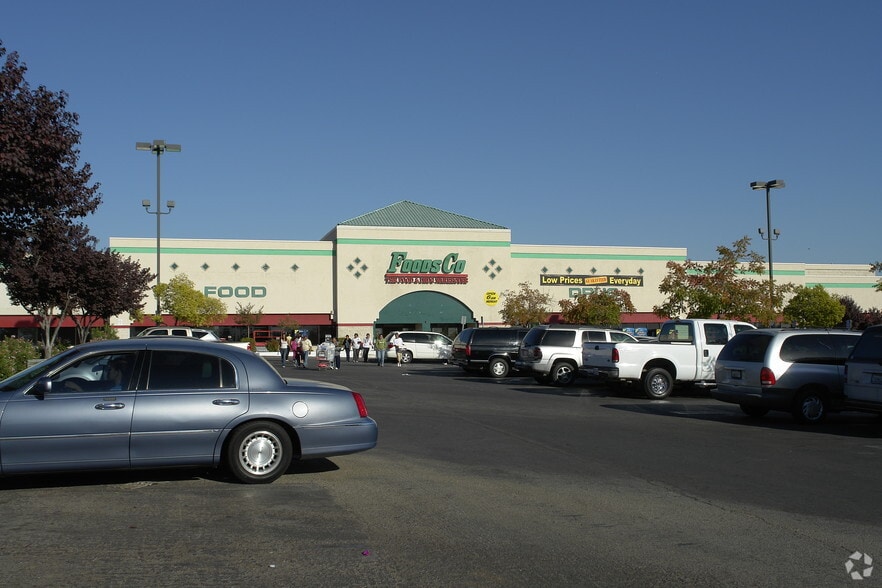 1621 Columbus St, Bakersfield, CA for lease - Building Photo - Image 3 of 5