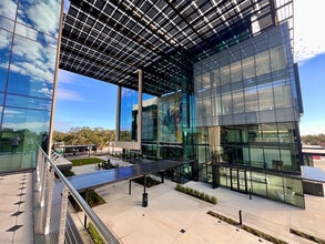 400 West Bay Dr, Largo, FL à louer Photo du bâtiment- Image 1 de 3