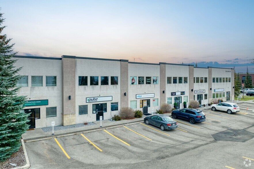 12110 40th St SE, Calgary, AB à vendre - Photo du bâtiment - Image 3 de 21