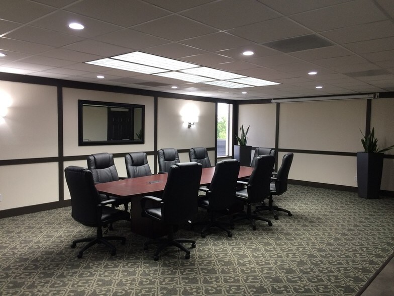 2425 US Highway 41 N, Evansville, IN for lease - Interior Photo - Image 2 of 9