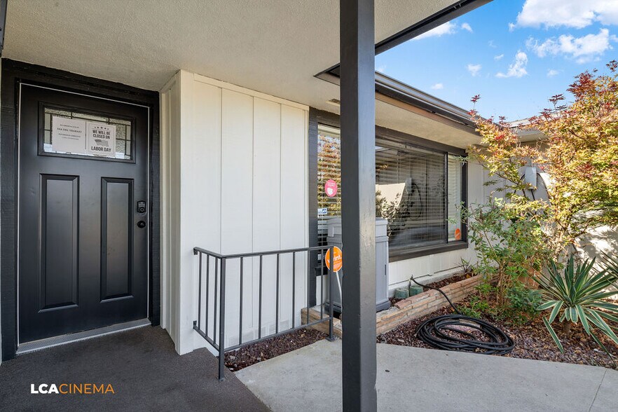 3723 Wilson Rd, Bakersfield, CA à louer - Photo du bâtiment - Image 3 de 14