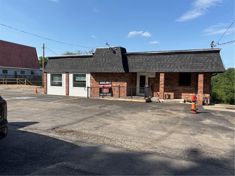3136 Brodhead Rd, Aliquippa, PA for lease - Primary Photo - Image 1 of 17