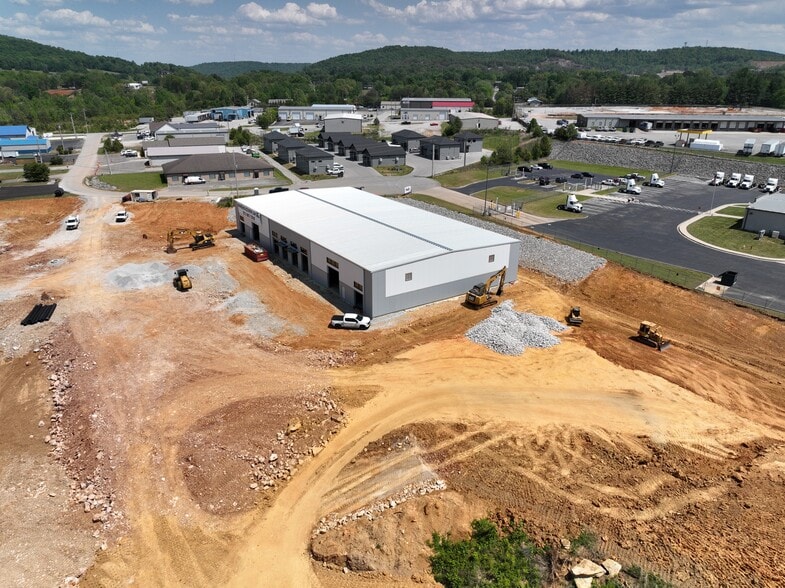 241 Hub Cir, Cookeville, TN for lease - Building Photo - Image 1 of 5