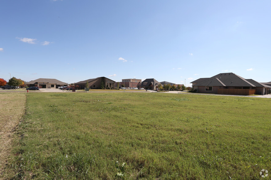 580 Merchant Dr, Norman, OK for sale - Primary Photo - Image 1 of 4