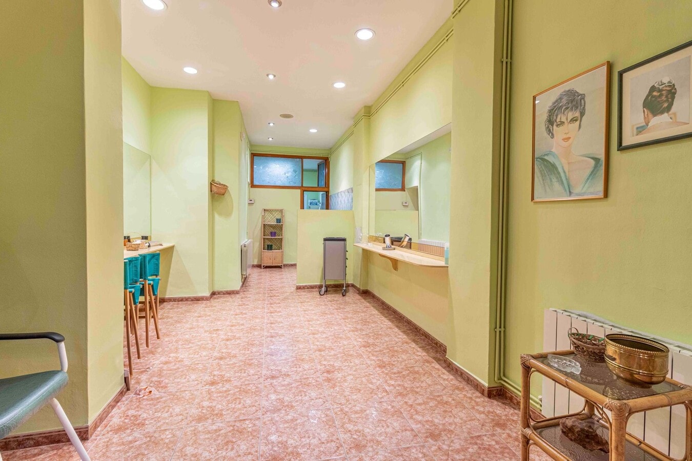 Madrid, MAD 28019 - - - Interior Photo - Image 1 of 14