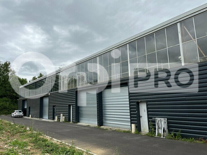 Local d'activités dans Nangis à vendre - Photo du bâtiment - Image 1 de 7