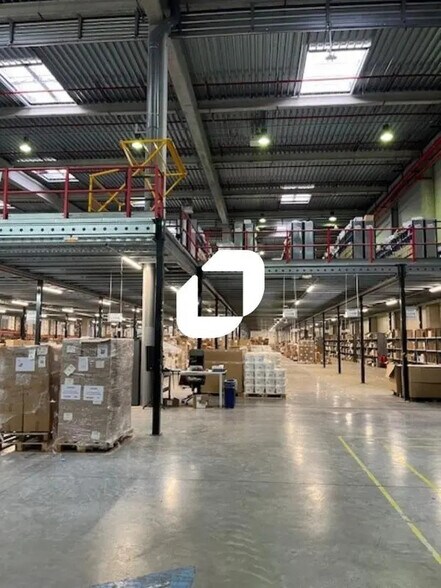 Industrial in Herblay-sur-Seine for lease - Interior Photo - Image 2 of 8