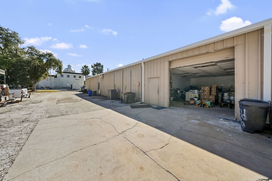 1400 W Bay Dr, Largo, FL à vendre - Photo du bâtiment - Image 3 de 25
