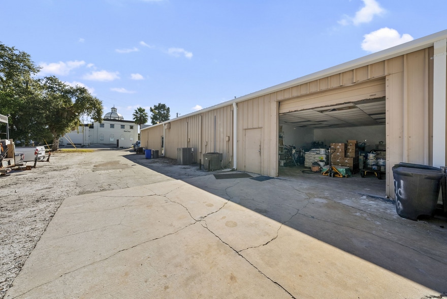 1400 W Bay Dr, Largo, FL à vendre - Photo du bâtiment - Image 3 de 25