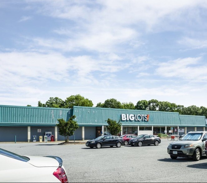 111 Seminole Plz, Madison Heights, VA à vendre - Photo du bâtiment - Image 3 de 6