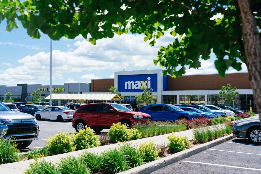 7505 Grande Allée, Brossard, QC à louer - Photo principale - Image 1 de 10