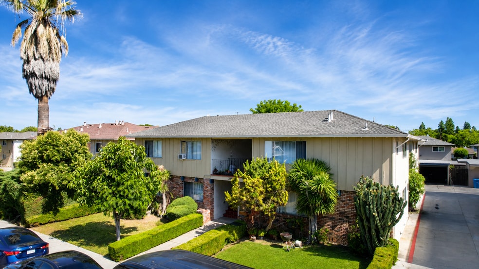 2173 Aza Dr, Santa Clara, CA à vendre - Photo du bâtiment - Image 1 de 14
