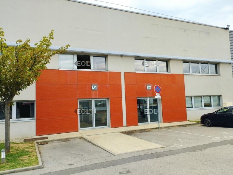 Flex in Saint-Priest for lease - Building Photo - Image 2 of 10
