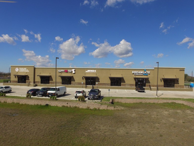 2965 S Sam Houston Pky E, Houston, TX à vendre - Photo du bâtiment - Image 3 de 13