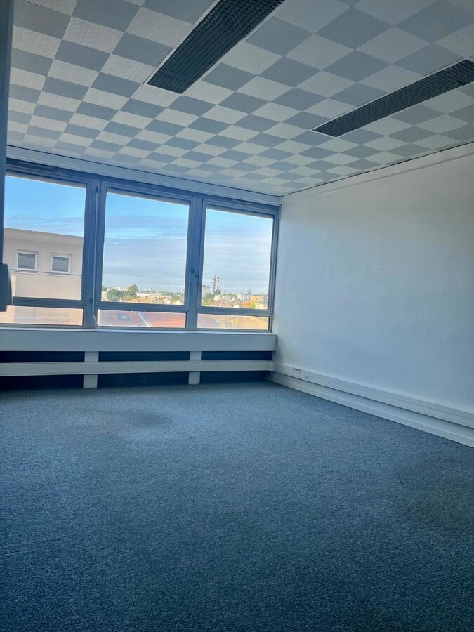 29 RUE ECOLE NORMALE, Bordeaux, GIR 33200 - Unit 196 -  - Interior Photo - Image 2 of 7