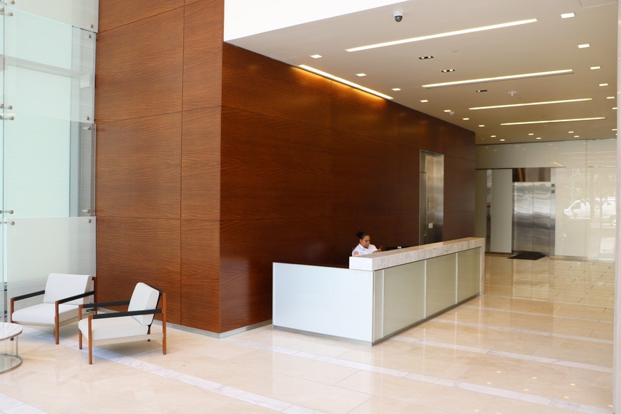 900 G St NW, Washington, DC for lease - Lobby - Image 1 of 2