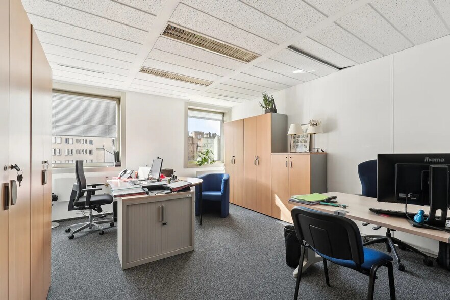 Office in Paris for sale - Interior Photo - Image 3 of 7