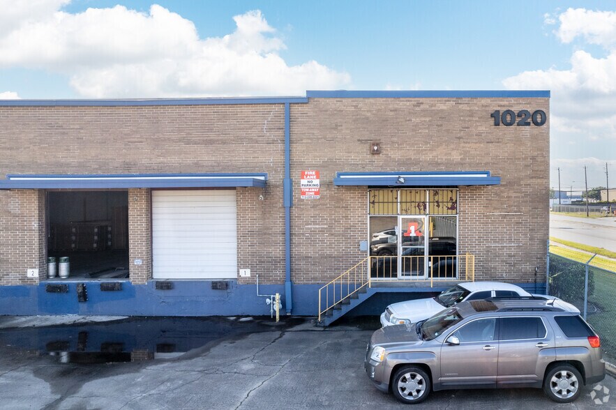 1020-1060 Lockwood Dr, Houston, TX for lease - Building Photo - Image 3 of 6