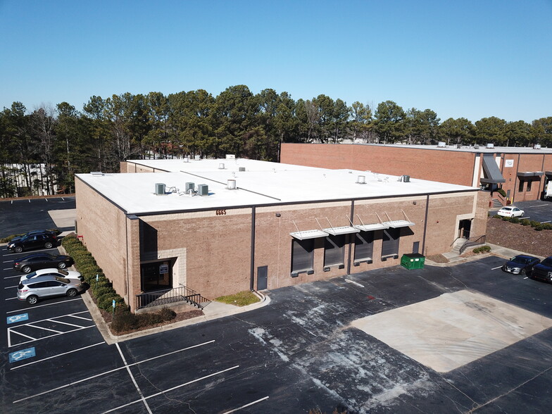 6665 Corners Industrial Ct, Peachtree Corners, GA for lease - Building Photo - Image 3 of 13