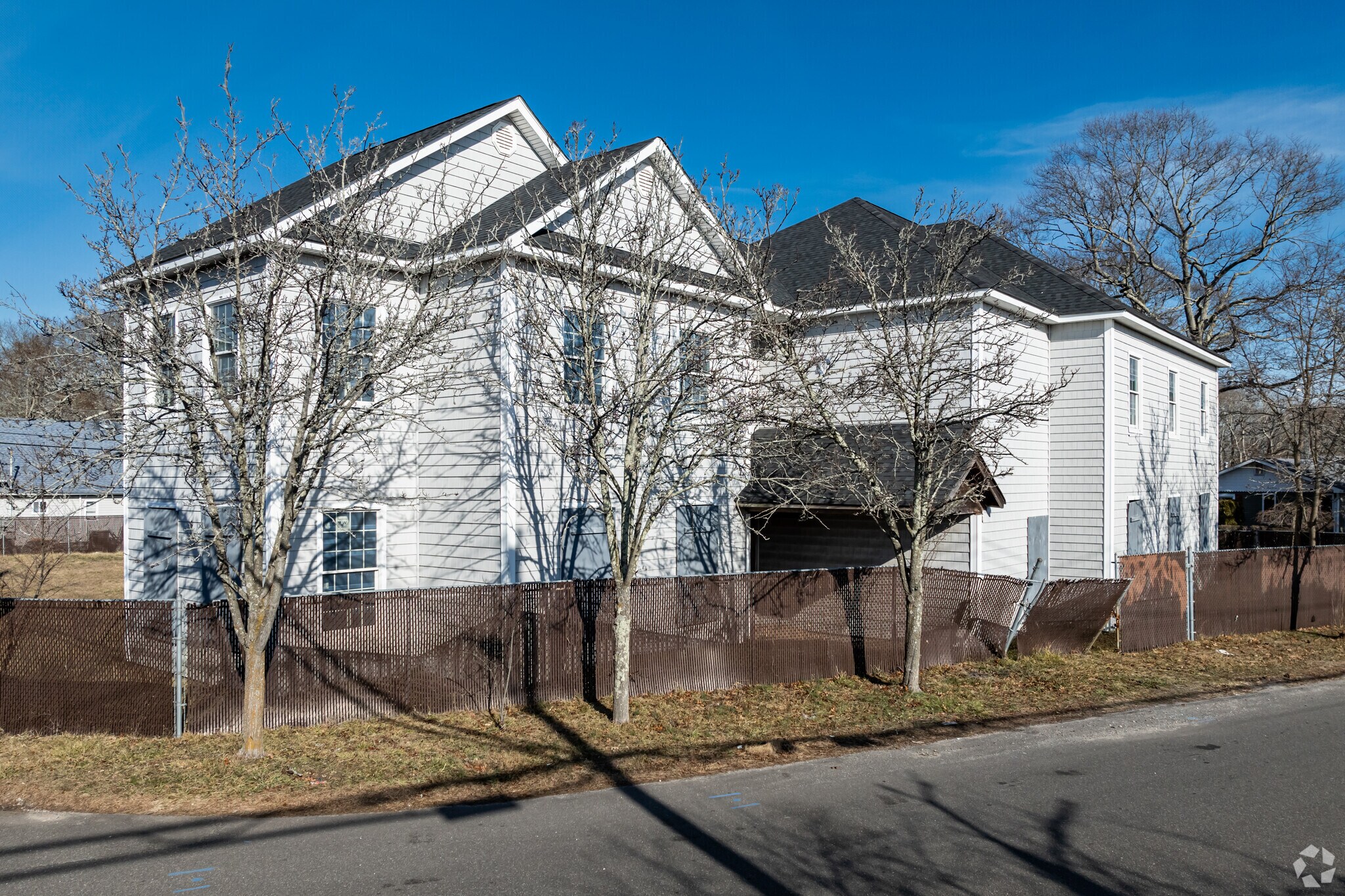 21 Old Montauk Hwy, Mastic, NY à vendre Photo principale- Image 1 de 1