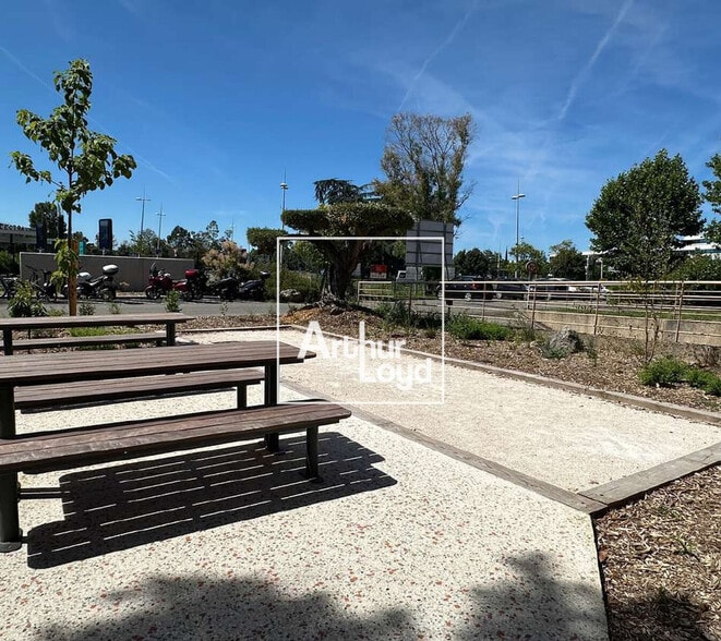 17 Avenue Didier Daurat, Blagnac à louer - Photo du bâtiment - Image 3 de 17