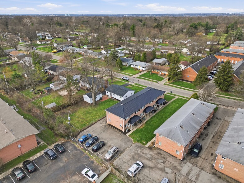 5780 N Meadows Blvd, Columbus, OH à vendre - Photo du bâtiment - Image 2 de 31
