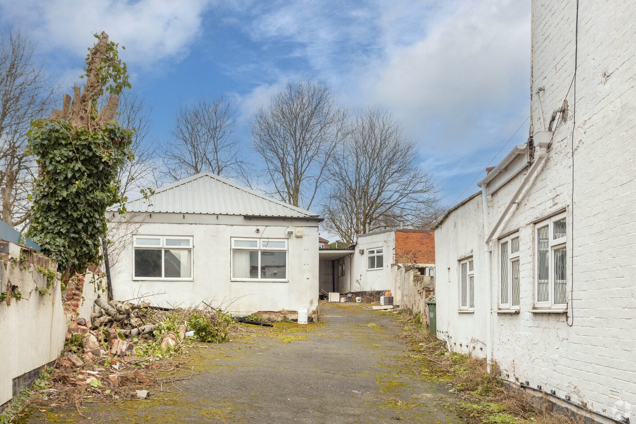 119 Oak Rd, West Bromwich for lease Primary Photo- Image 1 of 2