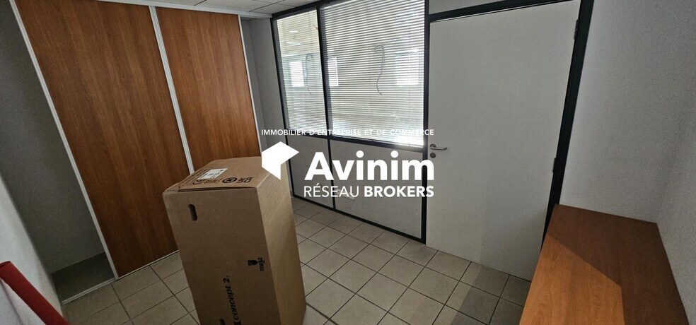 Bureau dans Nîmes à louer - Photo intérieure - Image 3 de 4