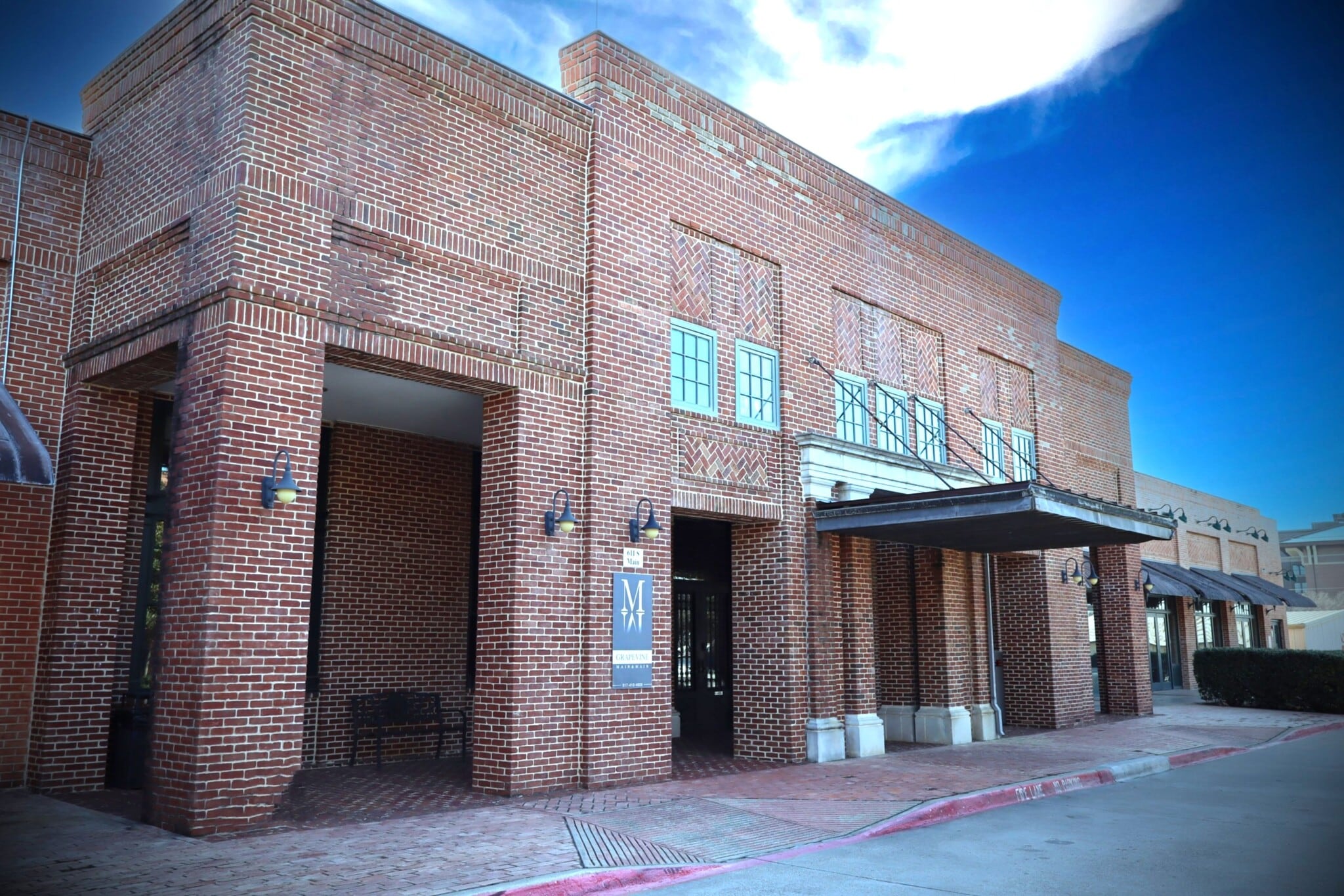 611 S Main St, Grapevine, TX for lease Primary Photo- Image 1 of 8