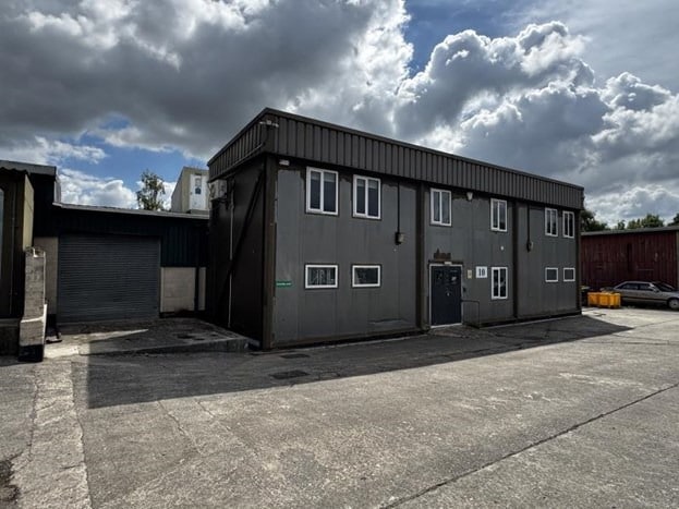 10 Bennett Fields Trading Estate, Wincanton à louer Photo du bâtiment- Image 1 de 4