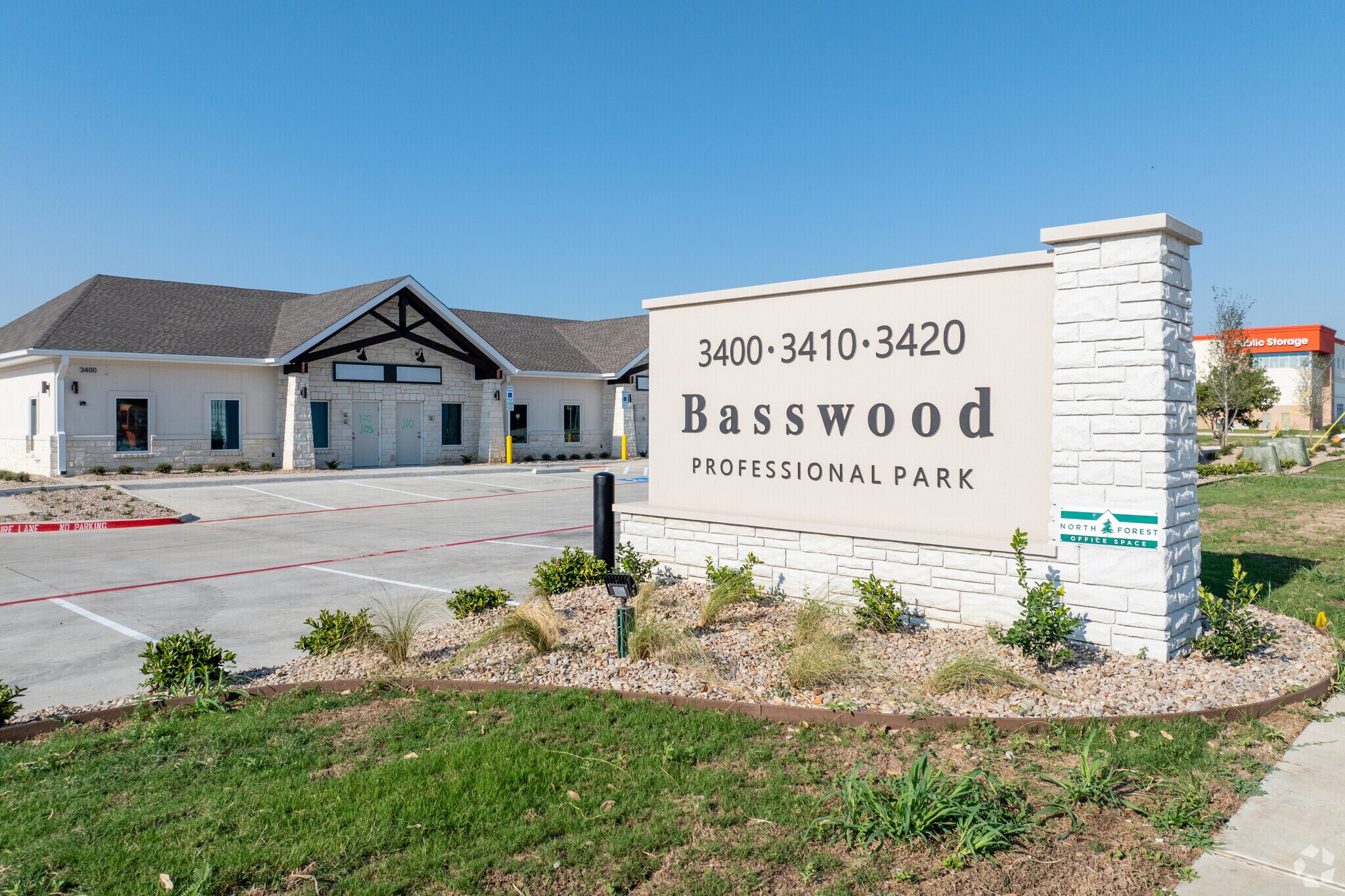 3400-3420 Basswood Blvd, Fort Worth, TX à louer Photo principale- Image 1 de 10
