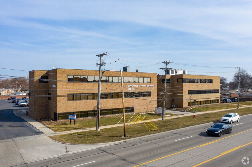11885 12 Mile Rd, Warren, MI à louer - Photo du bâtiment - Image 3 de 11