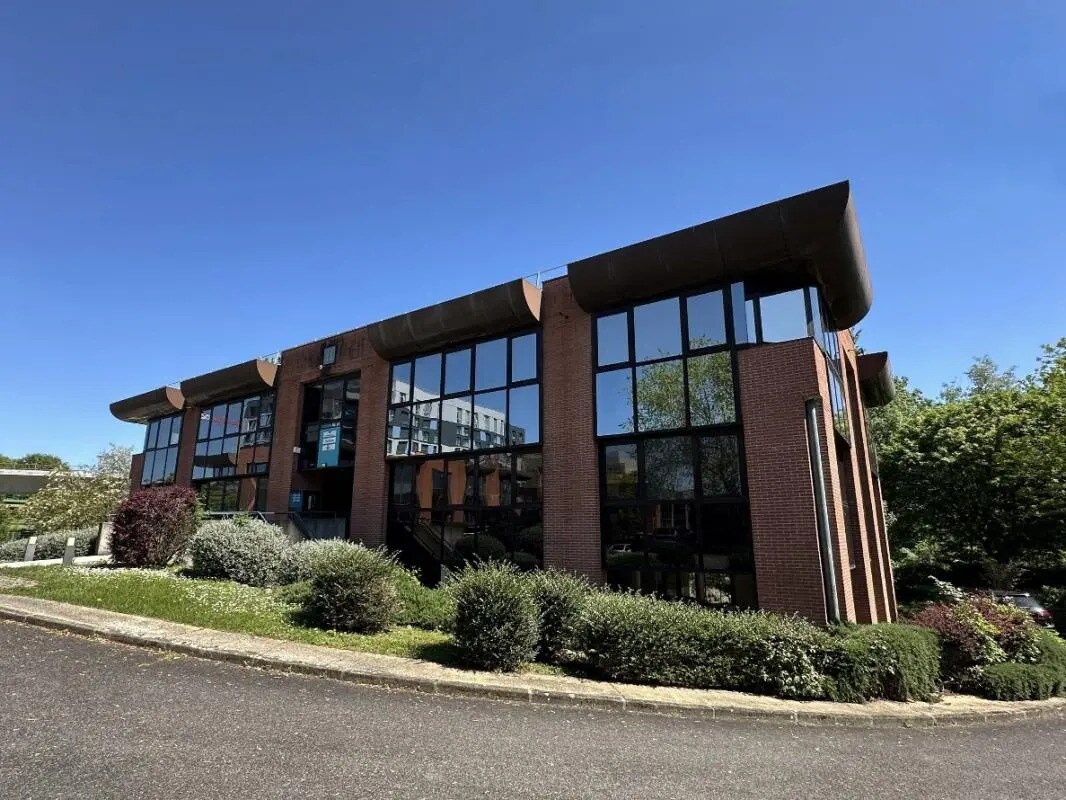 1202 L'Occitane, Labège for lease Building Photo- Image 1 of 24