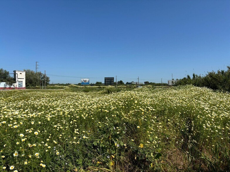 Avenida la Constitución, 86, Bollullos de la Mitación, Sevilla à vendre - Photo du bâtiment - Image 3 de 10