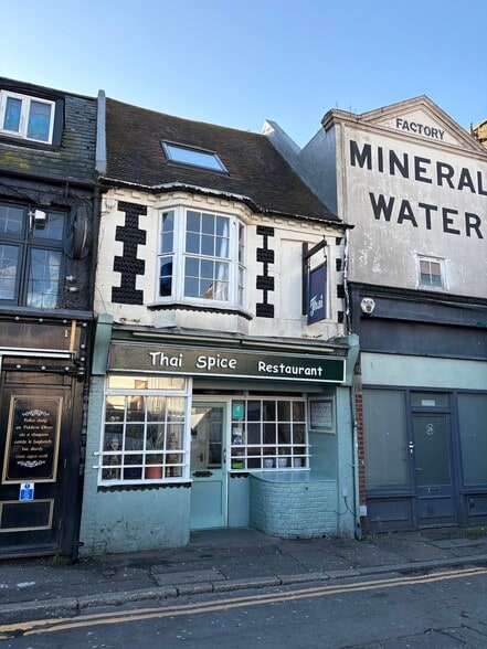 13 Boyces St, Brighton à vendre - Photo du bâtiment - Image 1 de 6