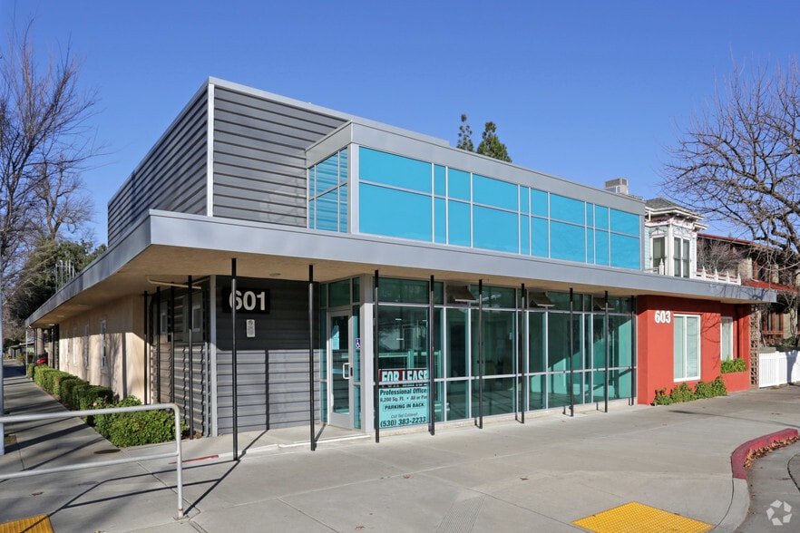 601 Court St, Woodland, CA for lease - Primary Photo - Image 1 of 4