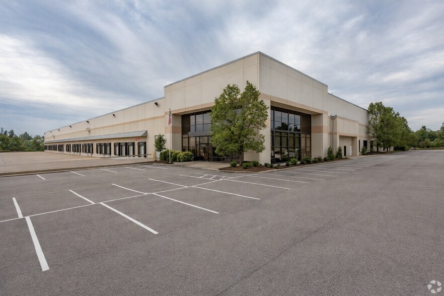7800 Cochran Rd, Solon, OH for lease - Primary Photo - Image 1 of 3