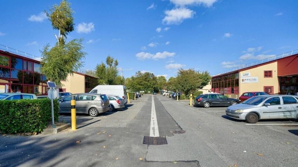 Flex in Bondoufle for lease - Building Photo - Image 2 of 10