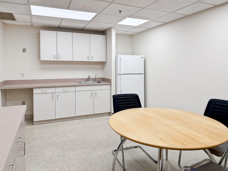 200 Connecticut Ave, Norwalk, CT for lease - Interior Photo - Image 3 of 14
