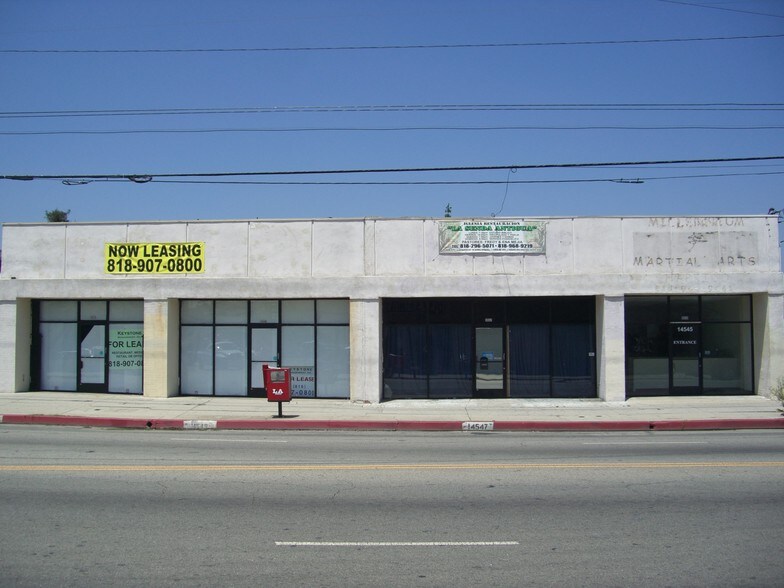 14545-14551 Vanowen St, Van Nuys, CA à louer - Photo du bâtiment - Image 2 de 3