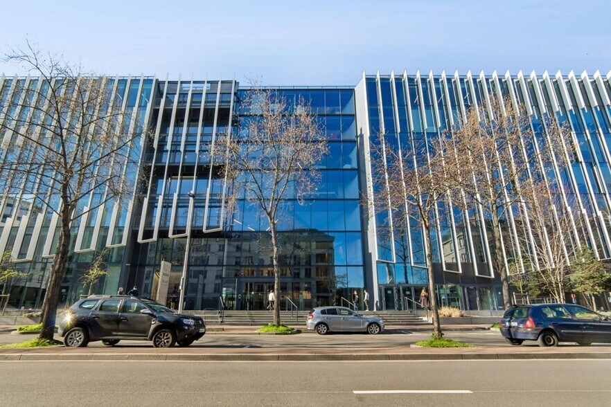 34-40 Rue Guynemer, Issy-les-Moulineaux à louer - Photo du bâtiment - Image 1 de 17